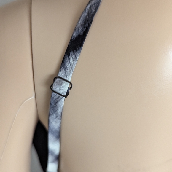 BCBG MaxAzria Dana halter lined tie dye top sz M black gray white NEW - Picture 5 of 9